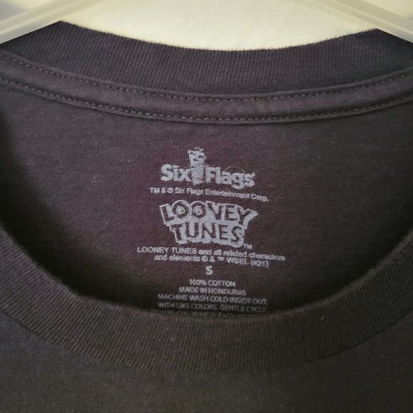 Men's SIX FLAGS "MARVIN THE MARTIAN" SOUVENIR T-shirt SMALL Looney Toons BLACK - Picture 3 of 4